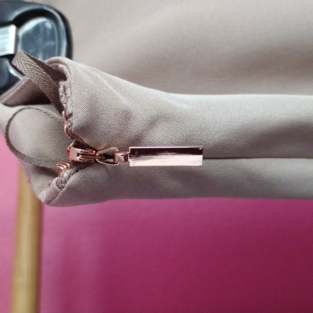 Tibi **NWT** silk 4 ply bias cut skirt in latte color. Size 12. - Picture 9 of 15